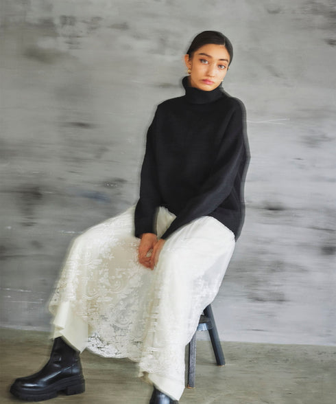 レースドッキングタートルニット