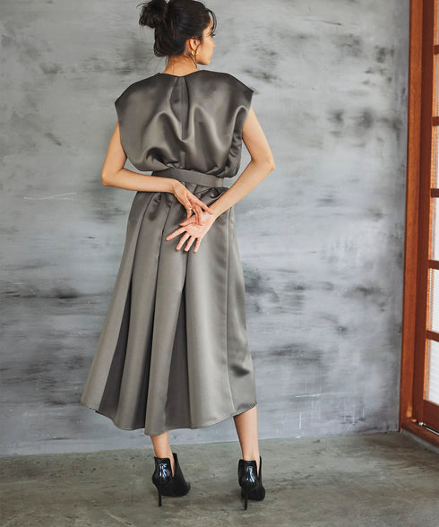 ヘビーサテンバックトレーンカットスカート