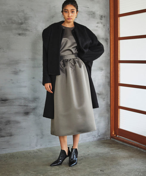 ヘビーサテンバックトレーンカットスカート