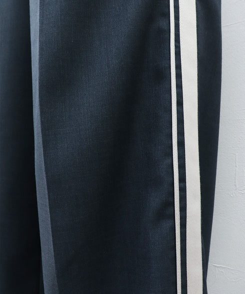 ストレッチ・ラインパンツ