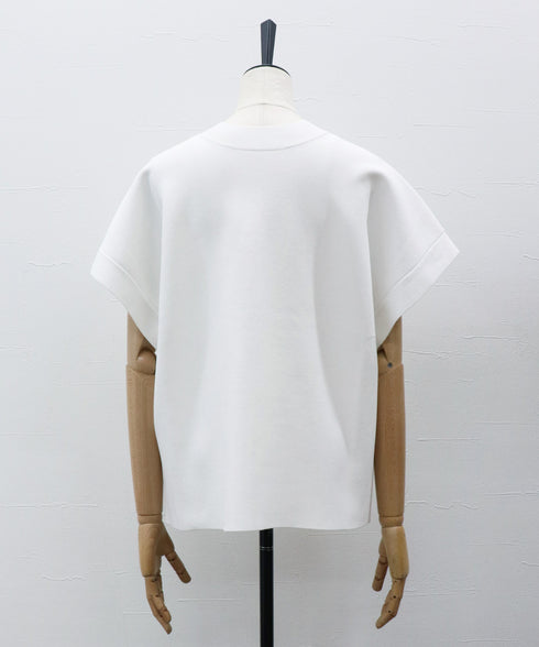 バックスリットニット