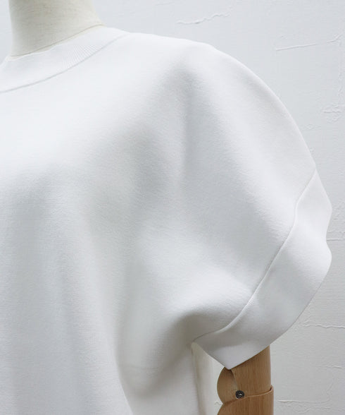 バックスリットニット