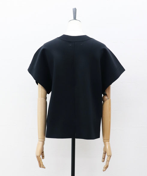 バックスリットニット