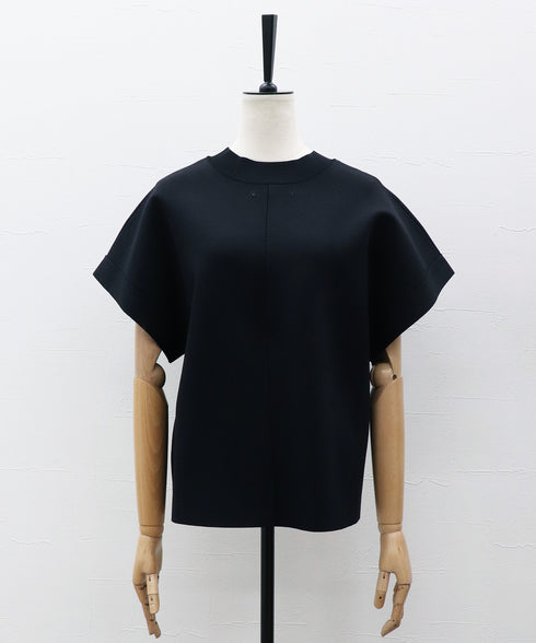 バックスリットニット