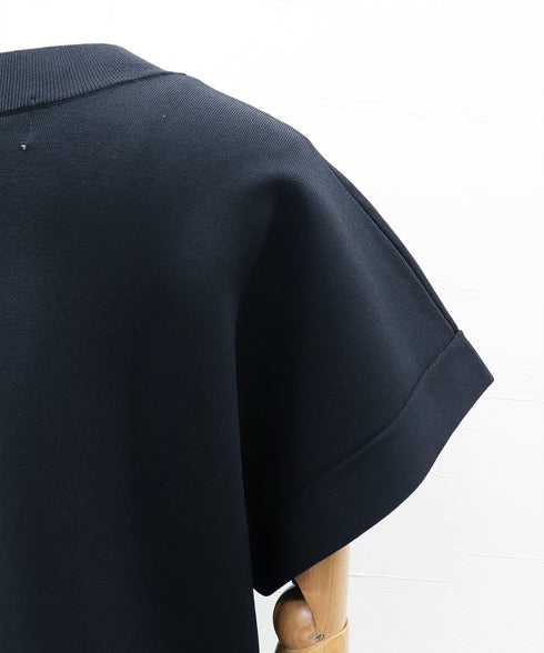 バックスリットニット