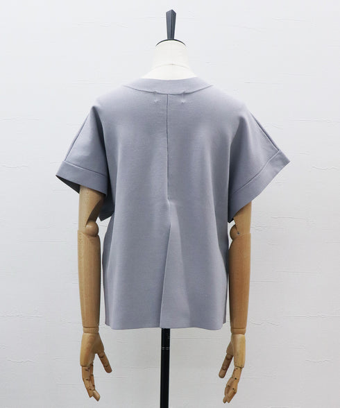 バックスリットニット