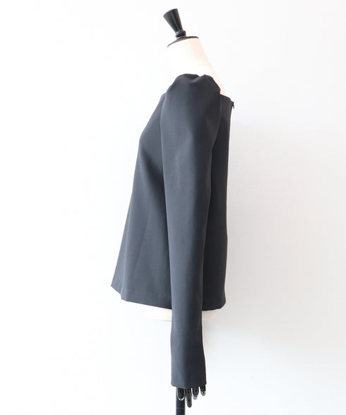 マルチエアー・デコルテブラウス