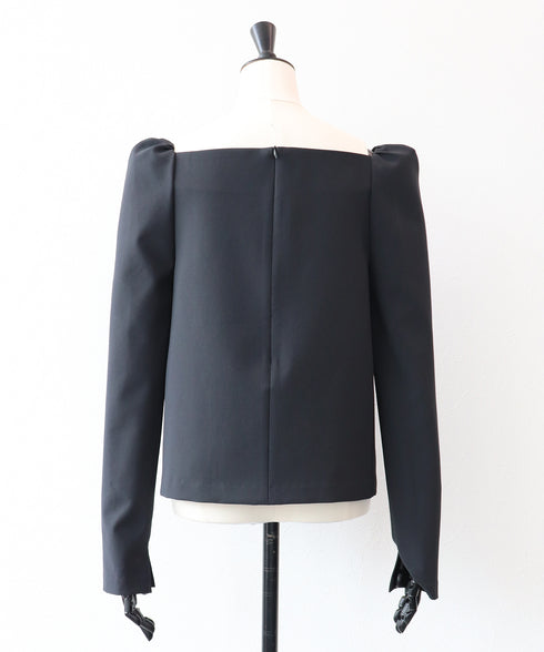 マルチエアー・デコルテブラウス