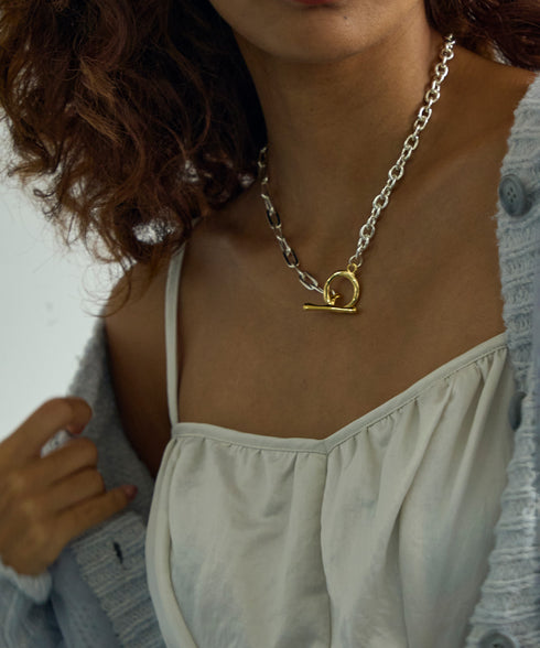 ホワイトシルバーリングポイントネックレス