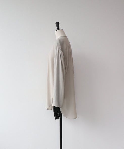 【8.21 InstaLIVE Pickup】 ノーカラーシルキーシャツ