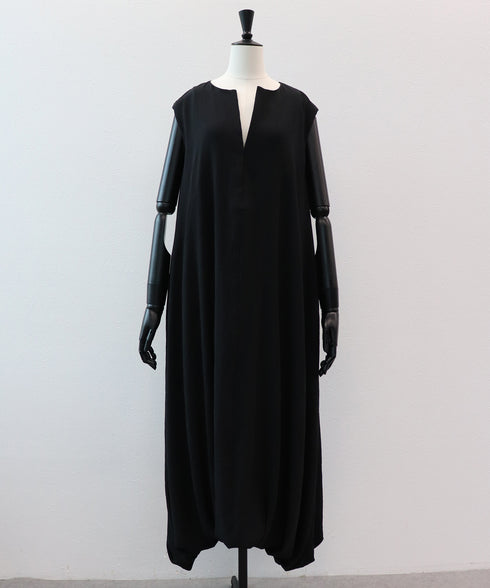 ノースリーブ・バルーンワンピース