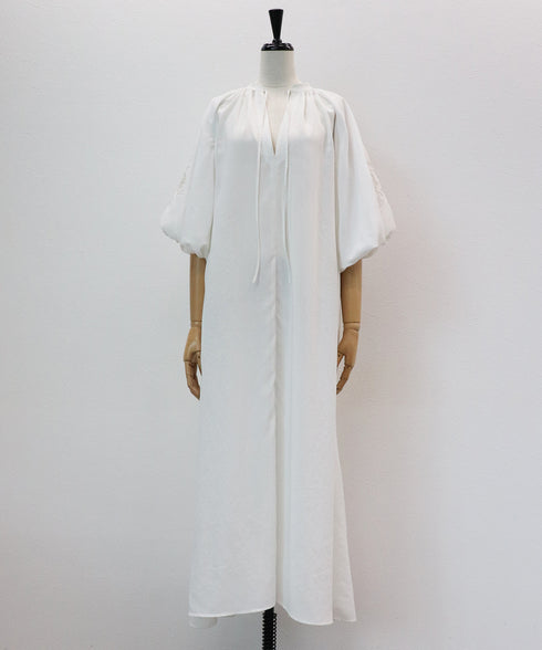 エンブロイダリーバルーンスリーブ・カフタンワンピース