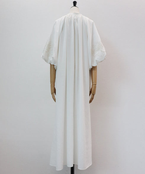 エンブロイダリーバルーンスリーブ・カフタンワンピース