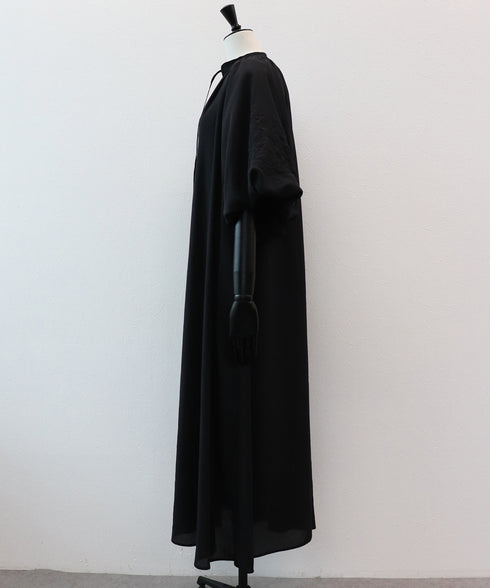 エンブロイダリーバルーンスリーブ・カフタンワンピース