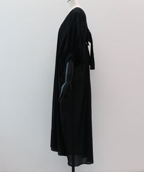 ドルマンスリーブ・ピンタックワンピース