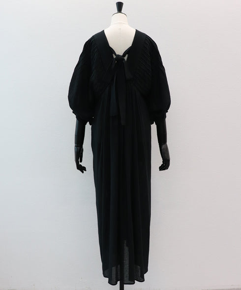 ドルマンスリーブ・ピンタックワンピース