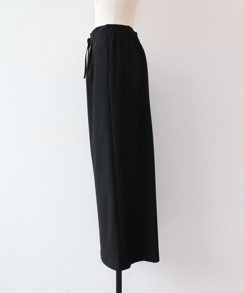 バックスリットナロースカート