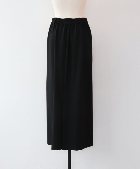 バックスリットナロースカート