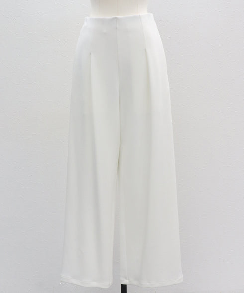 タックストレートパンツ