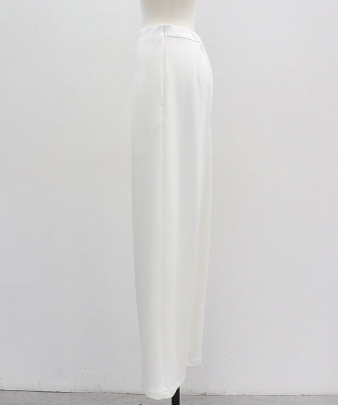 タックストレートパンツ