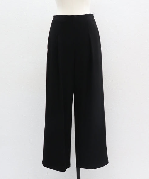 タックストレートパンツ