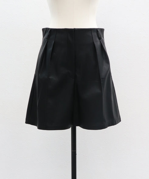 【11.7 InstaLIVE Pickup】フェイクレザータックショートパンツ