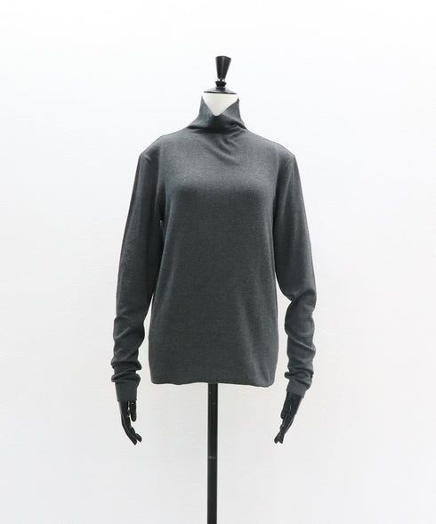 ソフトエッジハイネックトップ