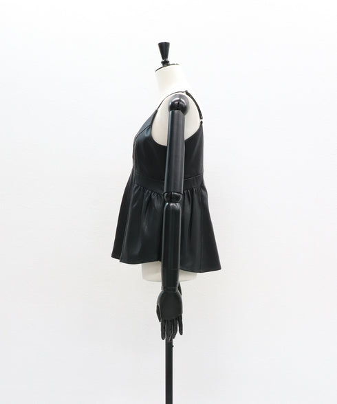 【2025.12 NEW IN】フェイクレザーペプラムトップ