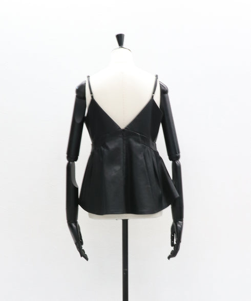 【2025.12 NEW IN】フェイクレザーペプラムトップ