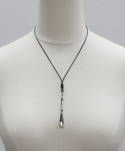 【2025.11 NEW IN】レザースティックネックレス