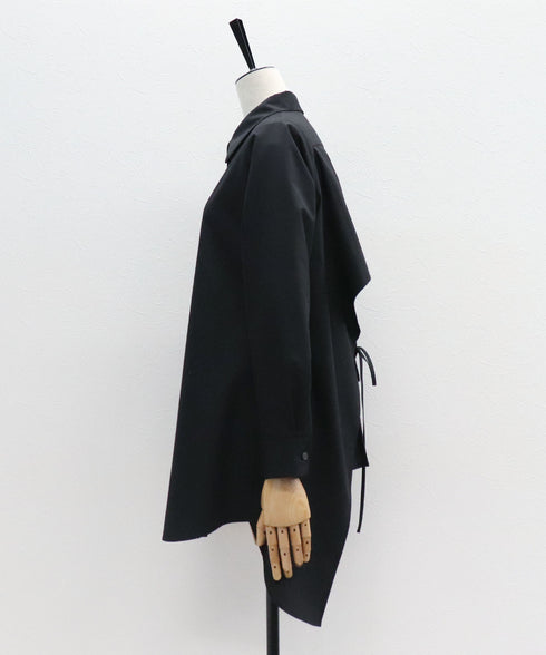 バックプリーツデザインシャツ