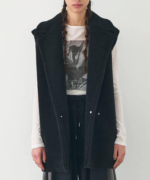 リバーシブル・フェイクムートンテーラードジレ