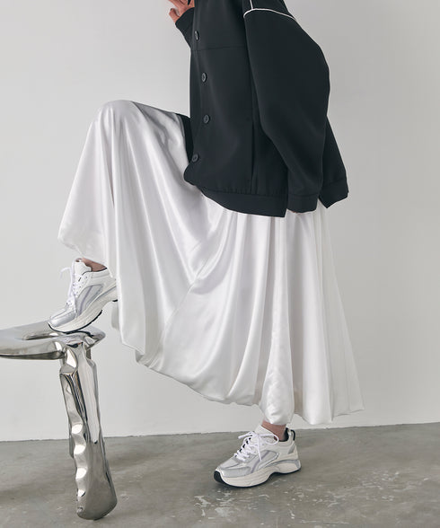 サテンフレアーバルーンスカート