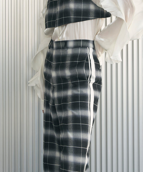 オンブレチェック・ラインパンツ