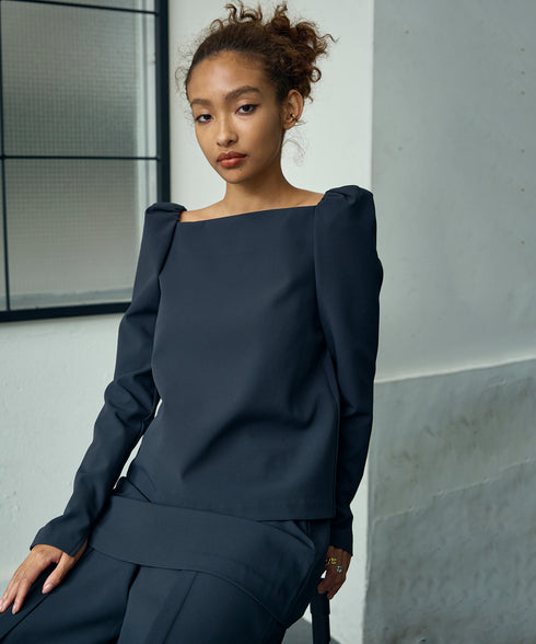 マルチエアー・デコルテブラウス