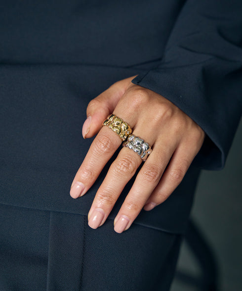 マルチエアー・デコルテブラウス