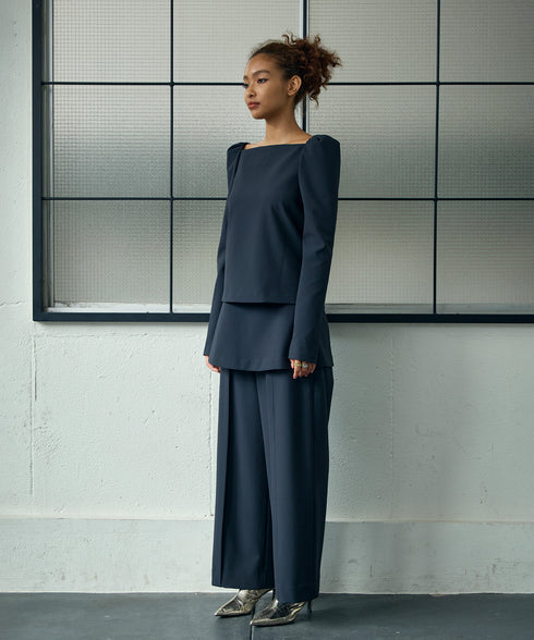 マルチエアー・デコルテブラウス