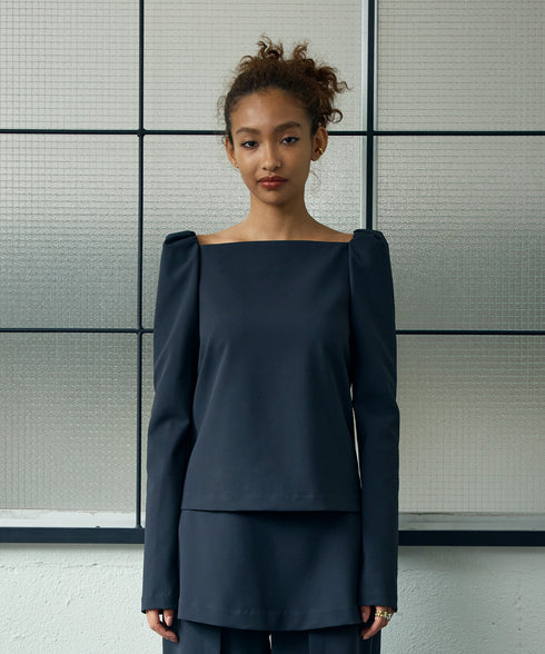 マルチエアー・デコルテブラウス