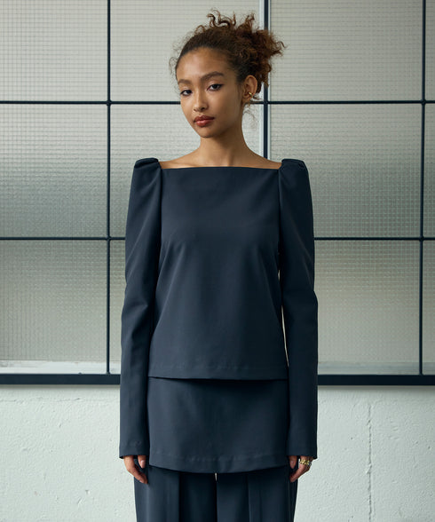 マルチエアー・デコルテブラウス