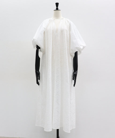 エンブロイダリーレースバルーンスリーブ・カフタンワンピース