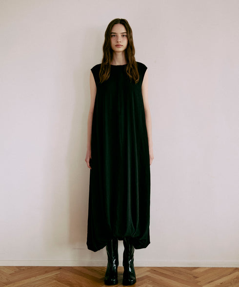 ノースリーブ・バルーンワンピース