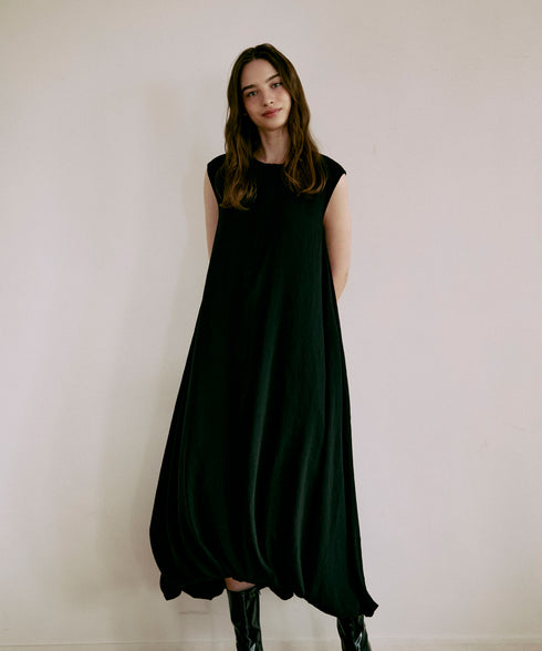 ノースリーブ・バルーンワンピース