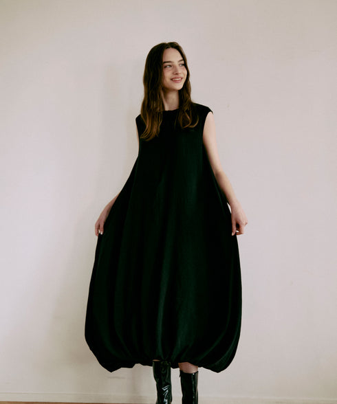 ノースリーブ・バルーンワンピース