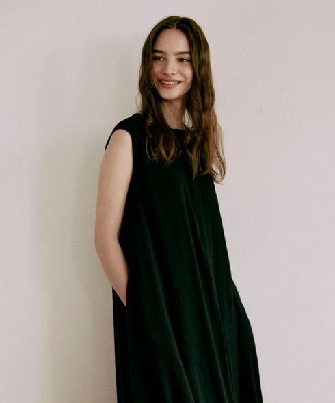 ノースリーブ・バルーンワンピース