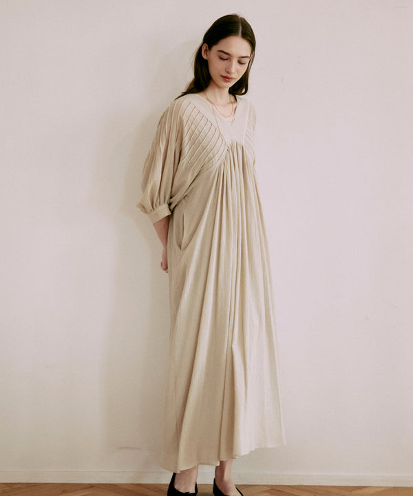 ドルマンスリーブ・ピンタックワンピース