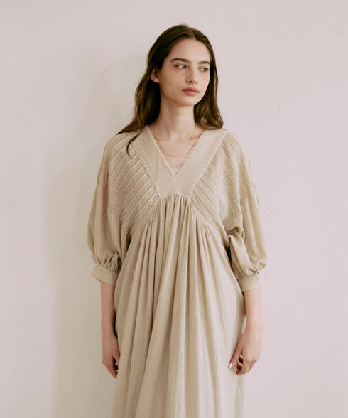 ドルマンスリーブ・ピンタックワンピース