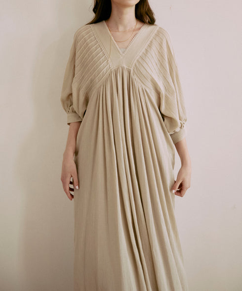 ドルマンスリーブ・ピンタックワンピース