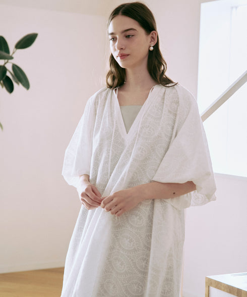 エンブロイダリーレースバルーンスリーブ・カフタンワンピース