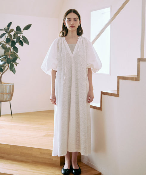 エンブロイダリーレースバルーンスリーブ・カフタンワンピース
