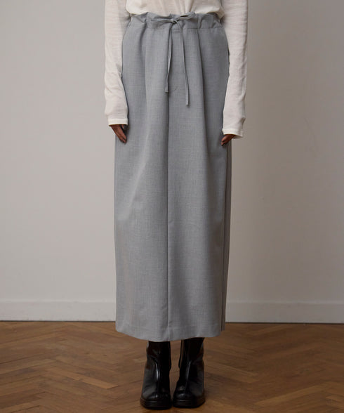 バックスリットナロースカート